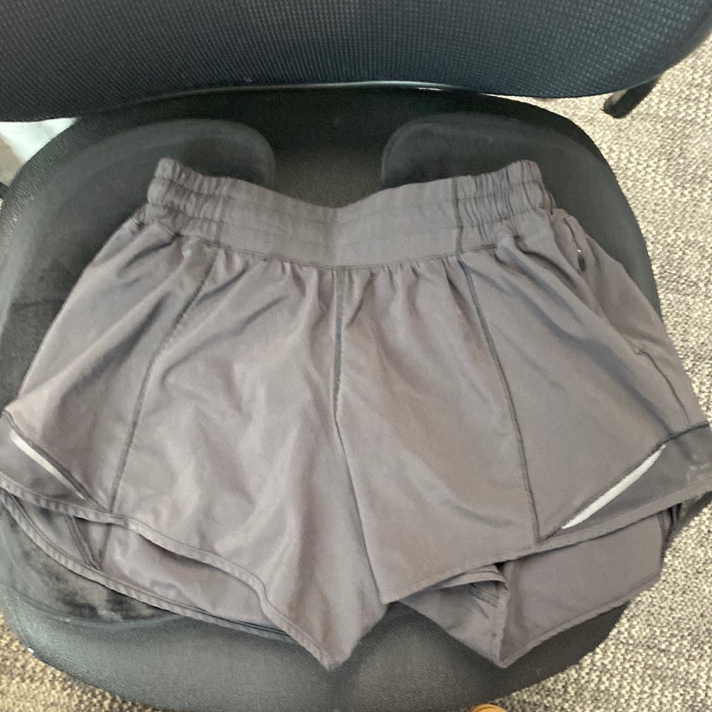 Lululemon Hotty Hot Hot Size 4 Black